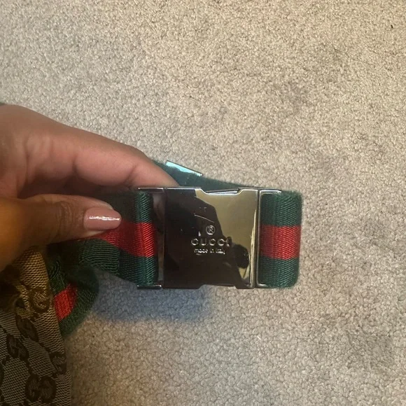 Gucci Beige GG Crossbody with Red and Green Strap - Picture 13 of 16